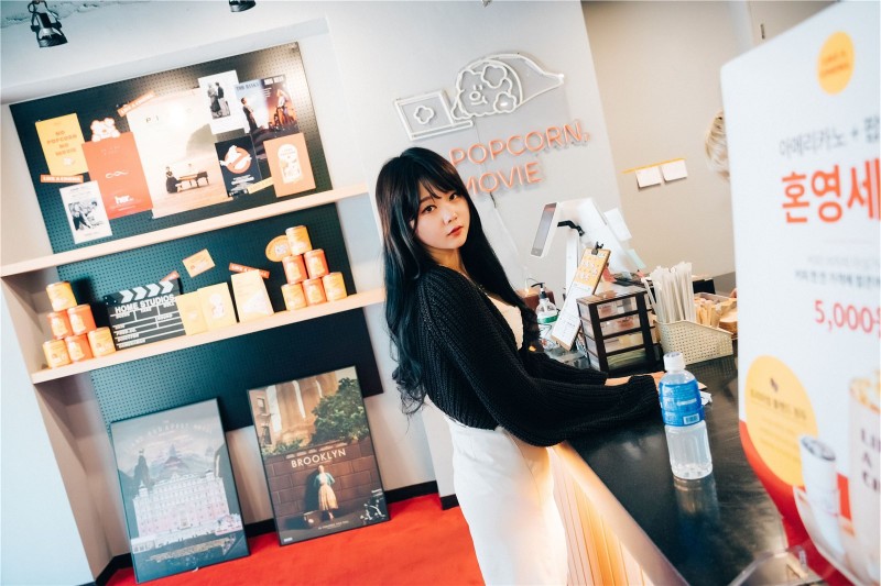 NO.073 Loozy – Zia  XXX in the theater S.Ver-绅士社
