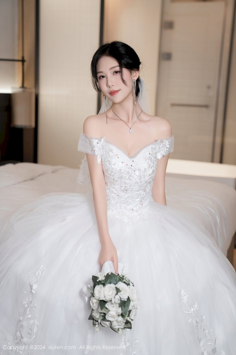 秀人网美女模特抖娘利世白色婚纱魅惑肉丝性感写真-绅士社